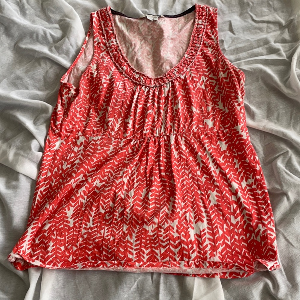 Women’s Boden coral tank top.